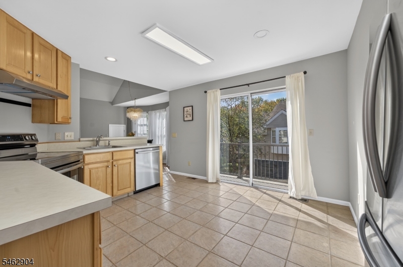 8 Oak Knoll Lane Property Photo 7