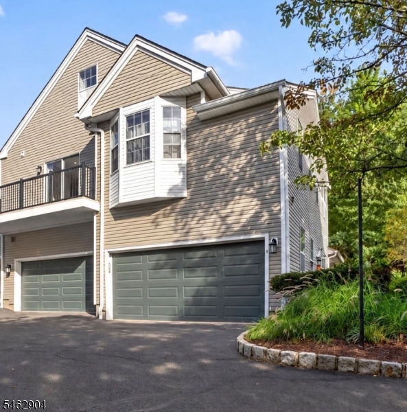 8 Oak Knoll Lane Property Photo 18