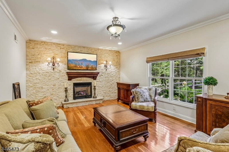 22 Mount Airy Rd Property Photo 6