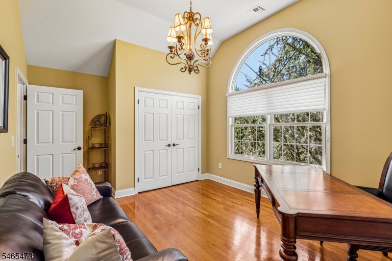 22 Mount Airy Rd Property Photo 17
