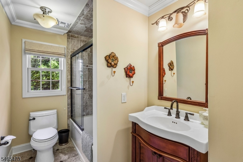 22 Mount Airy Rd Property Photo 19