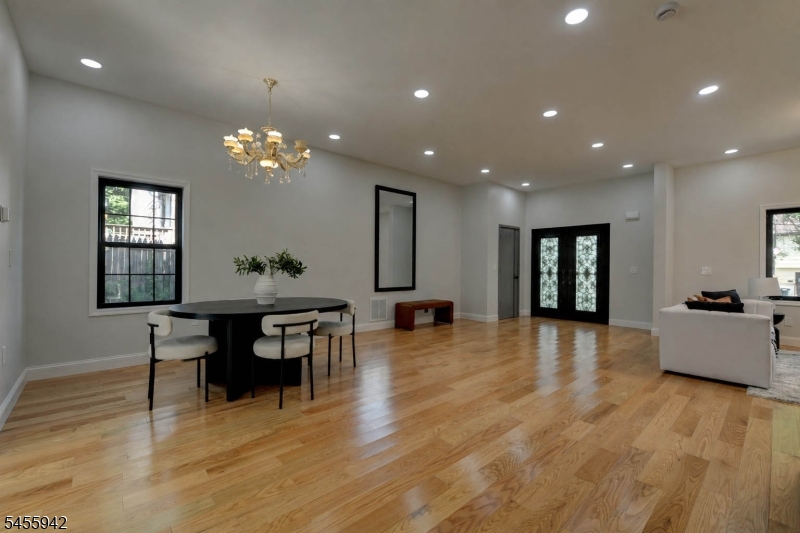 49 Longview Ave Property Photo 11