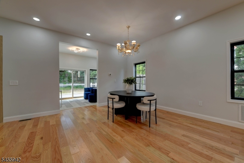 49 Longview Ave Property Photo 13