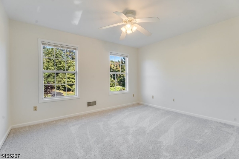 2 Quincy Dr Property Photo 11