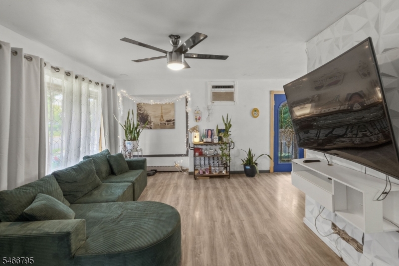 484 Raritan Rd Property Photo 3