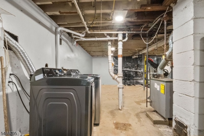 484 Raritan Rd Property Photo 18