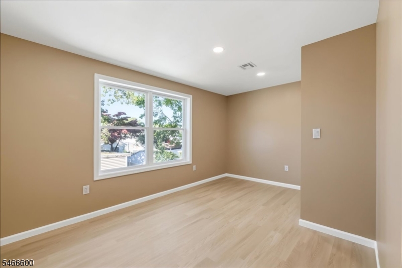 Harvey Ave Property Photo 17