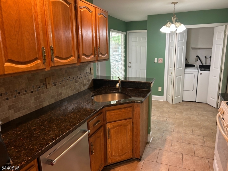 42 Myrtle Ct Property Photo 3