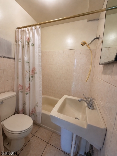 188 Floyd St Property Photo 5