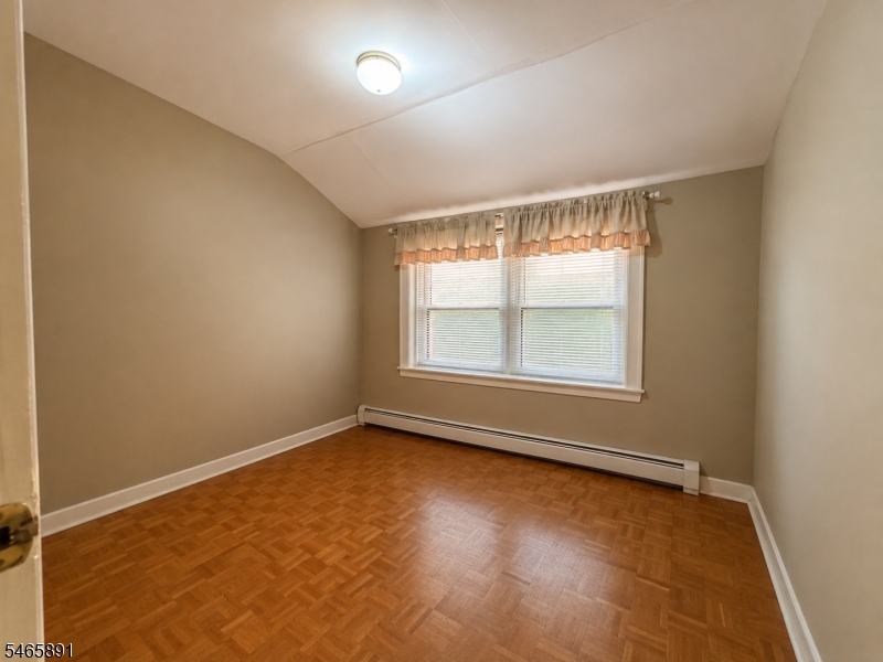 188 Floyd St Property Photo 6