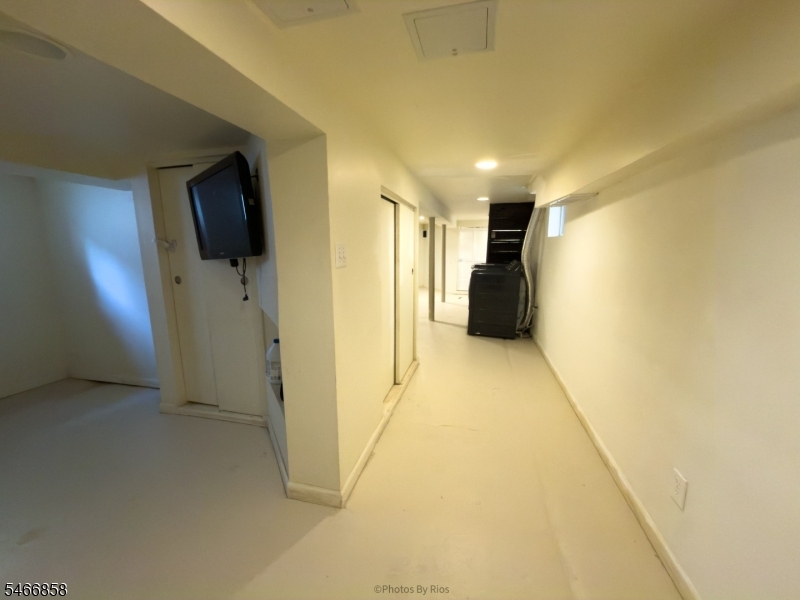 107 Sheridan Ave Property Photo 4