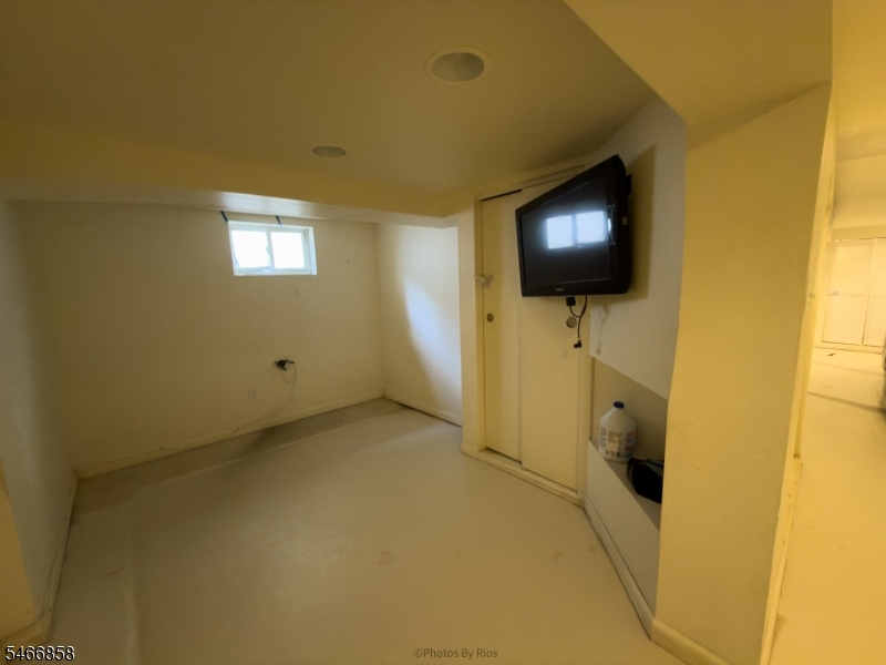 107 Sheridan Ave Property Photo 5