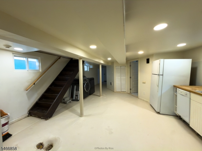 107 Sheridan Ave Property Photo 7