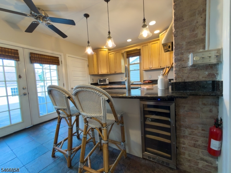 107 Sheridan Ave Property Photo 10