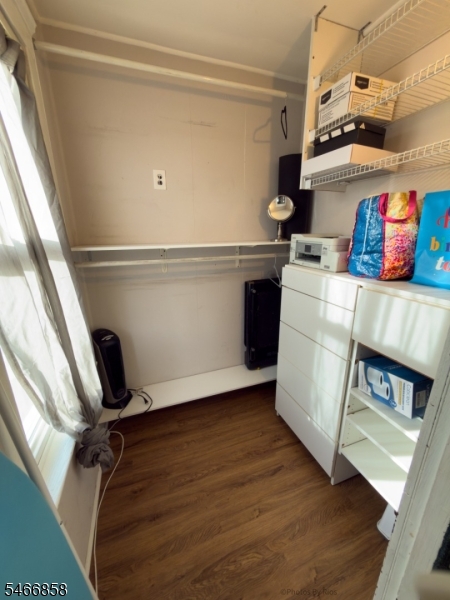 107 Sheridan Ave Property Photo 22