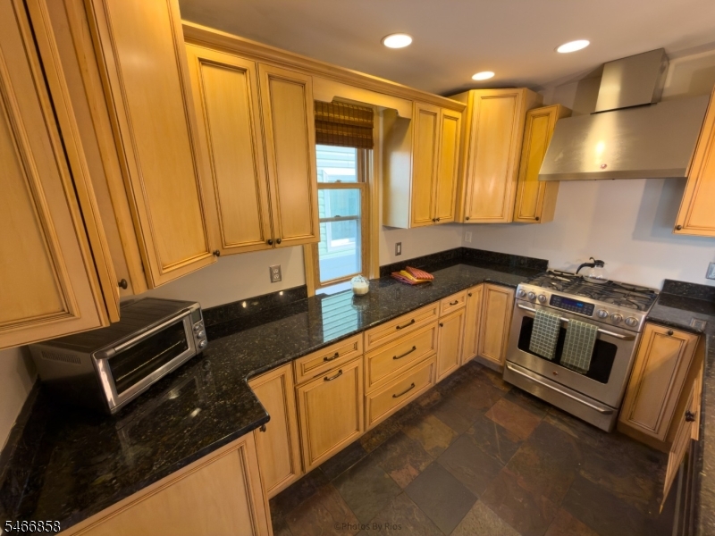 107 Sheridan Ave Property Photo 31