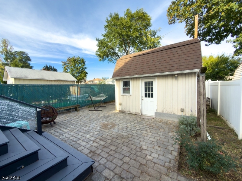 107 Sheridan Ave Property Photo 36