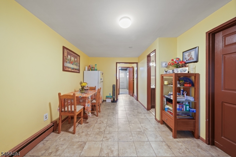 565 61st St Property Photo 6