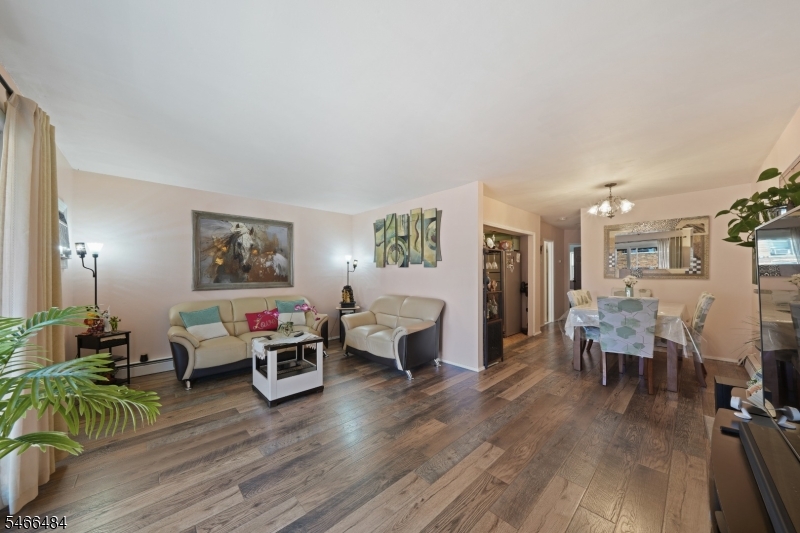 565 61st St Property Photo 19