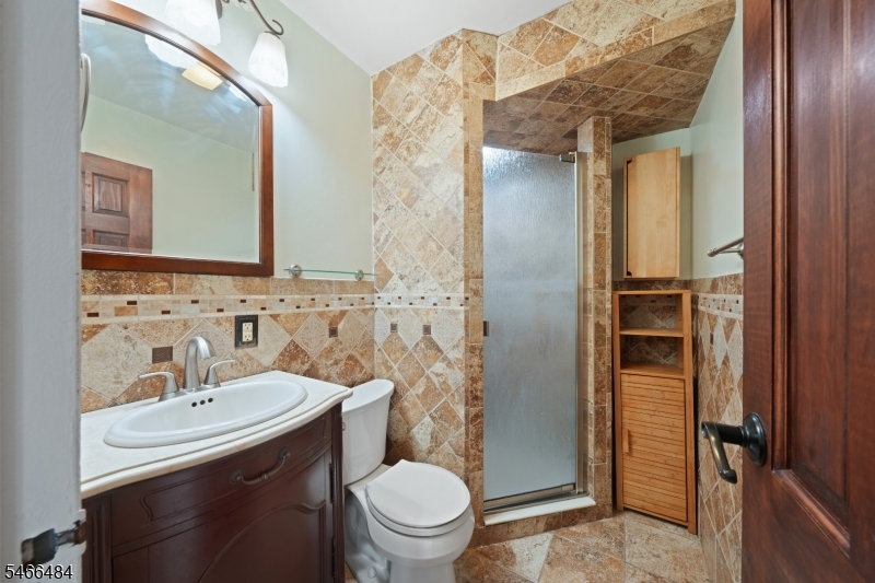 565 61st St Property Photo 24