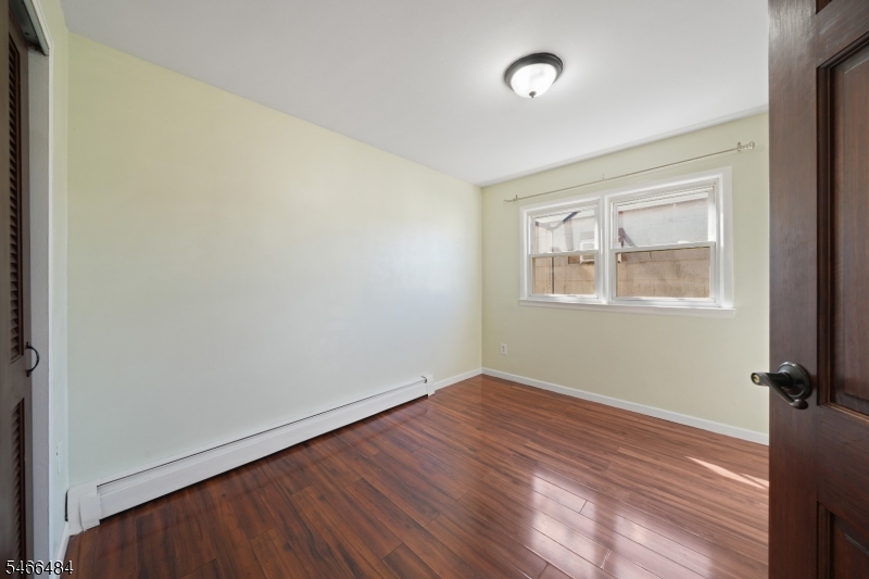 565 61st St Property Photo 25