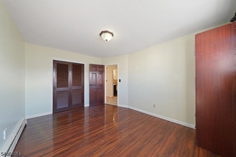 565 61st St Property Photo 29
