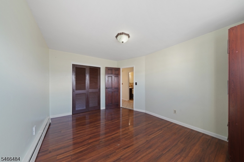 565 61st St Property Photo 30