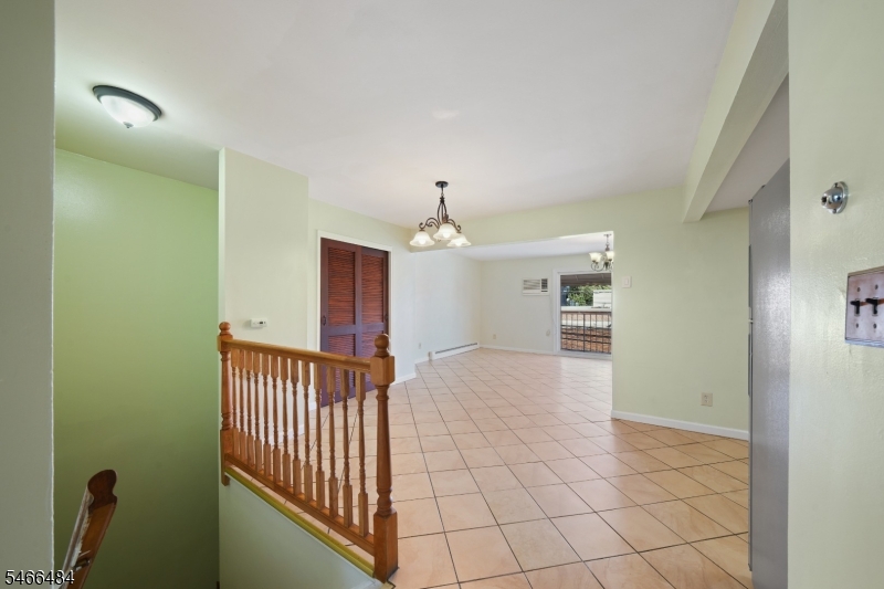 565 61st St Property Photo 33