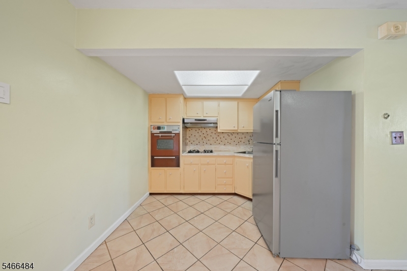 565 61st St Property Photo 35