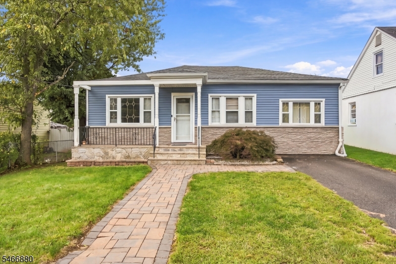 28 Newport Ave Property Photo 1