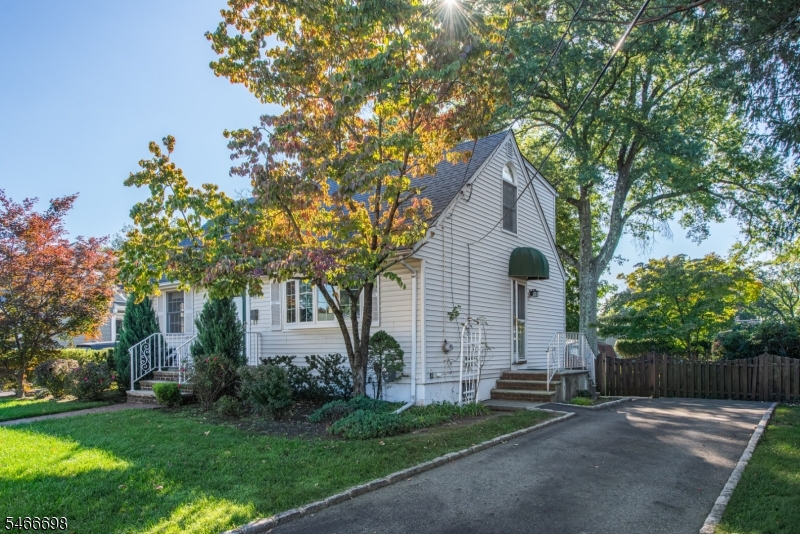 103 Newbury Pl Property Photo 6