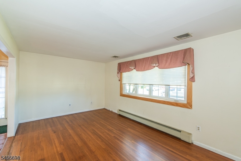 103 Newbury Pl Property Photo 11