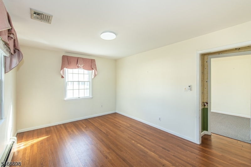 103 Newbury Pl Property Photo 13