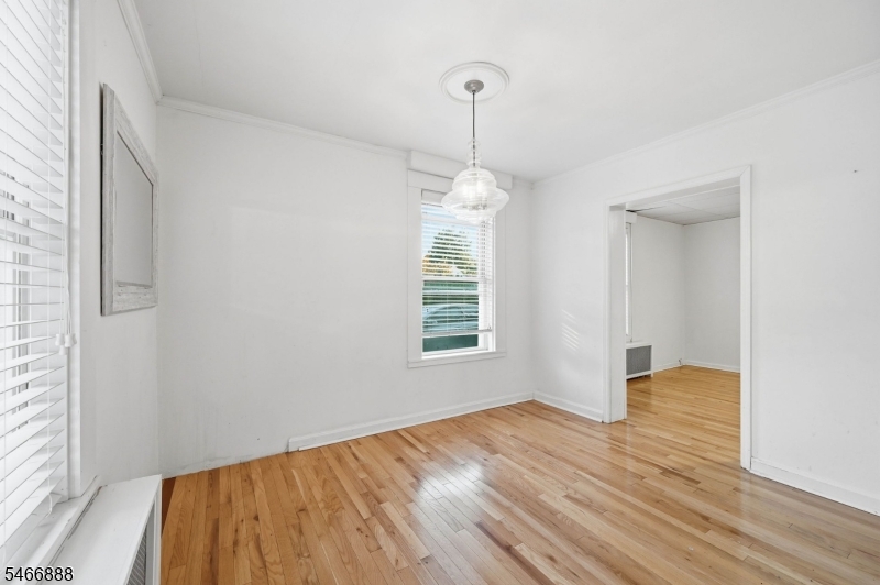 123 Monroe St Property Photo 4