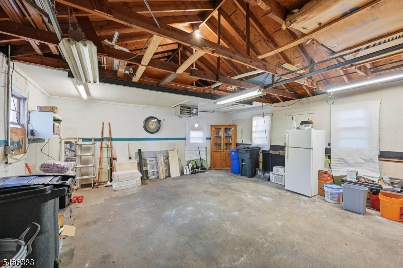 123 Monroe St Property Photo 16