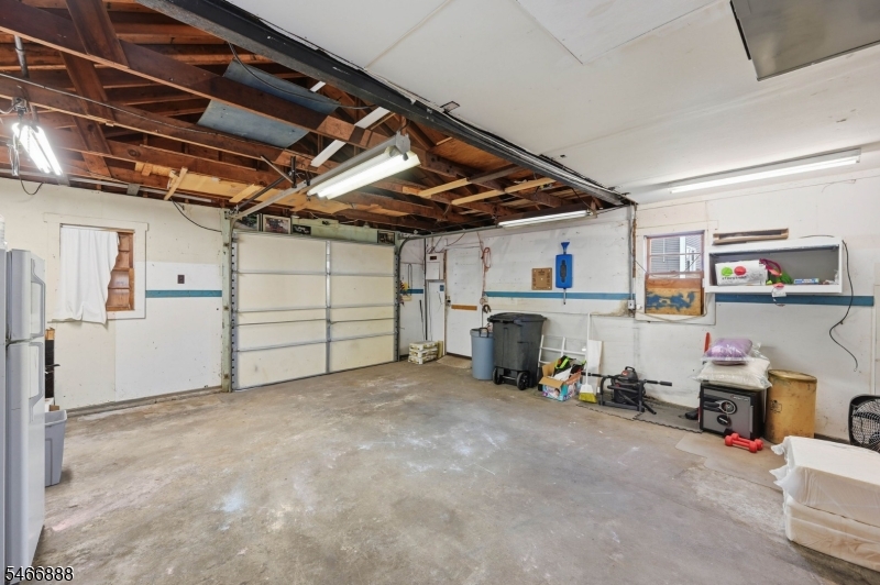 123 Monroe St Property Photo 17