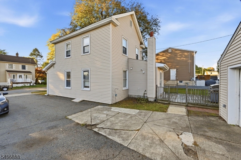123 Monroe St Property Photo 18