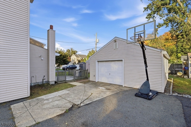 123 Monroe St Property Photo 19