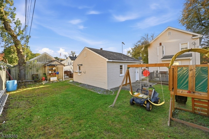 123 Monroe St Property Photo 23