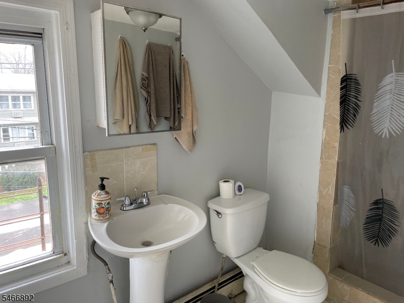 318 E 1st Ave 3 Property Photo 6