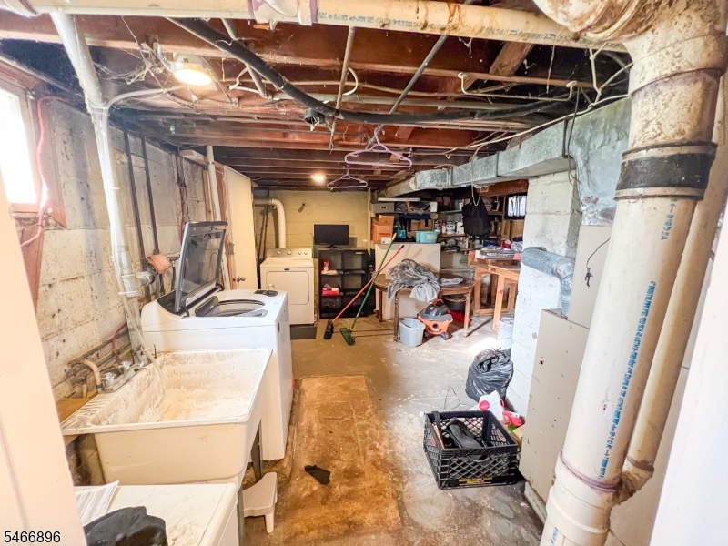 45 Semel Ave Property Photo 18