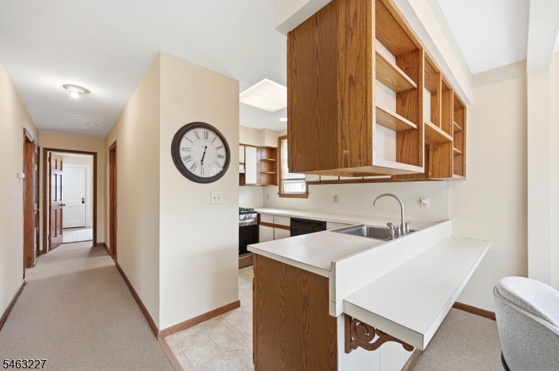 70 Rowland Ave Property Photo 5