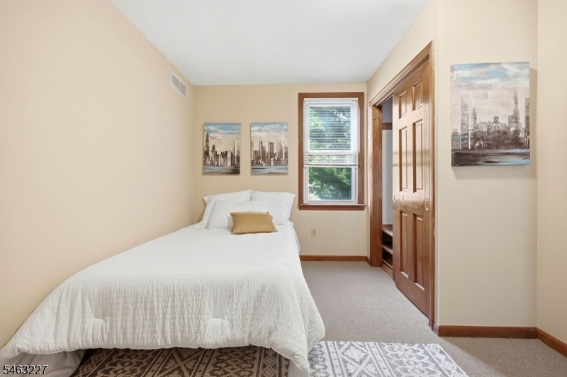 70 Rowland Ave Property Photo 9