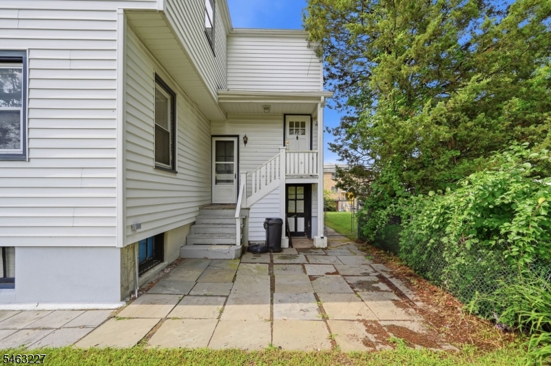 70 Rowland Ave Property Photo 13