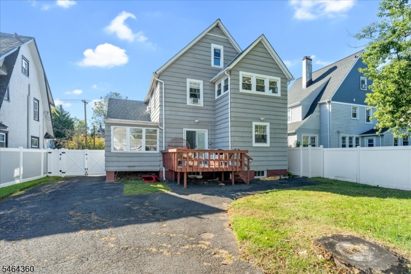 1133 Hillside Ave Property Photo 2