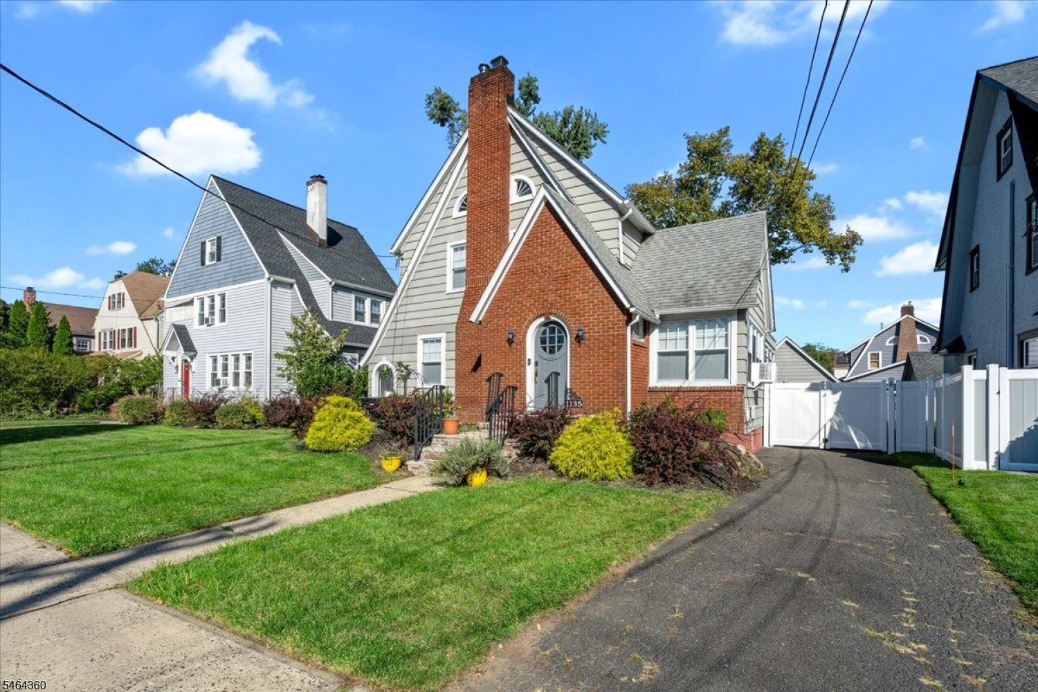 1133 Hillside Ave Property Photo 3
