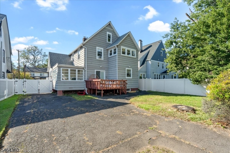 1133 Hillside Ave Property Photo 4