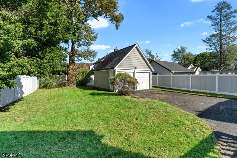 1133 Hillside Ave Property Photo 5