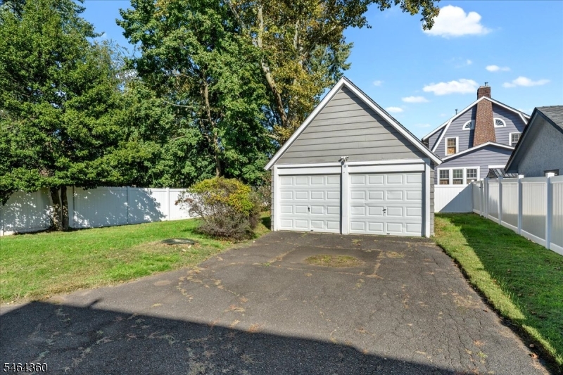 1133 Hillside Ave Property Photo 6