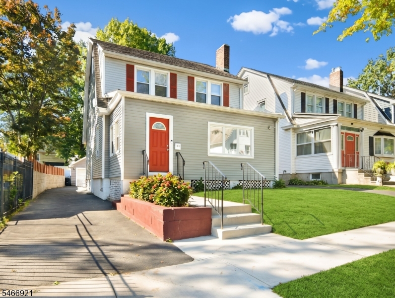 15 Whitman Ave Property Photo 1